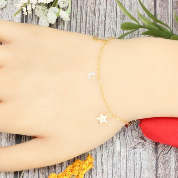 "Trendy Handmade Bracelet – A Stylish Gift for Women & Girls, MAR092079 - Picture 3 of 10